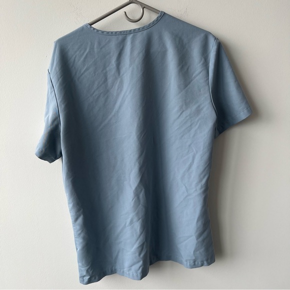 Figs Leon Slim Sky Blue Top Men’s Medium - Picture 2 of 3